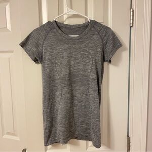 Swiftly Tech Short-Sleeve Shirt 2.0 Hip Length